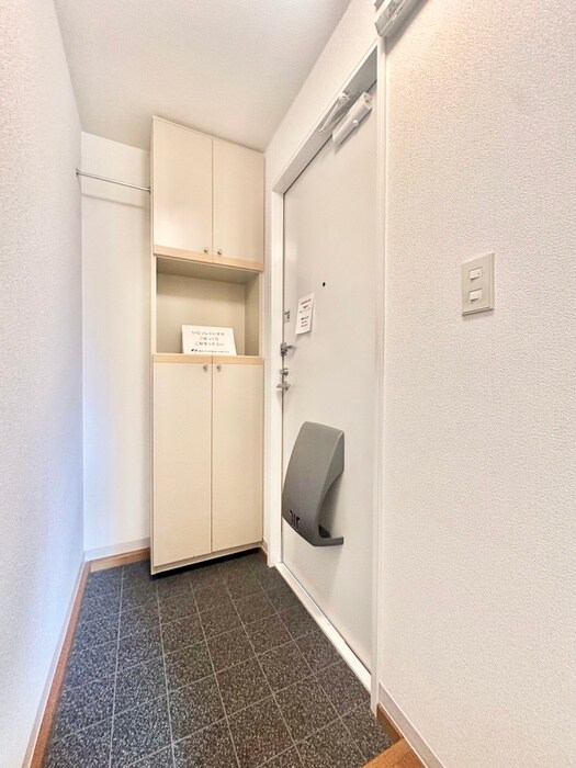 物件内観写真10　(玄関)