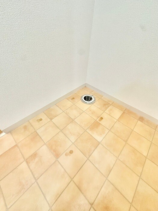 物件内観写真14　(洗濯機置場)