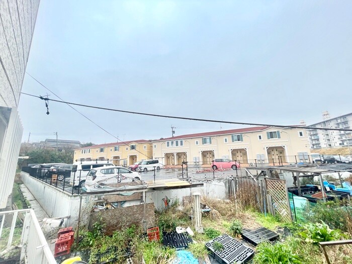 物件内観写真11　(室内からの展望)