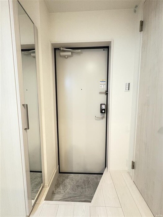 物件内観写真16　(玄関)