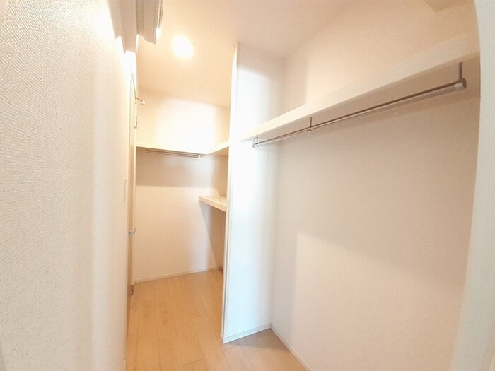 物件内観写真8　(収納)