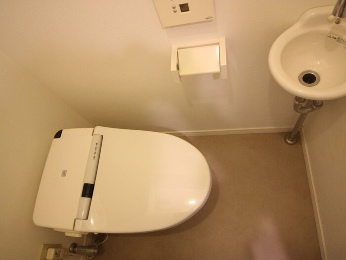 物件内観写真9　(トイレ)