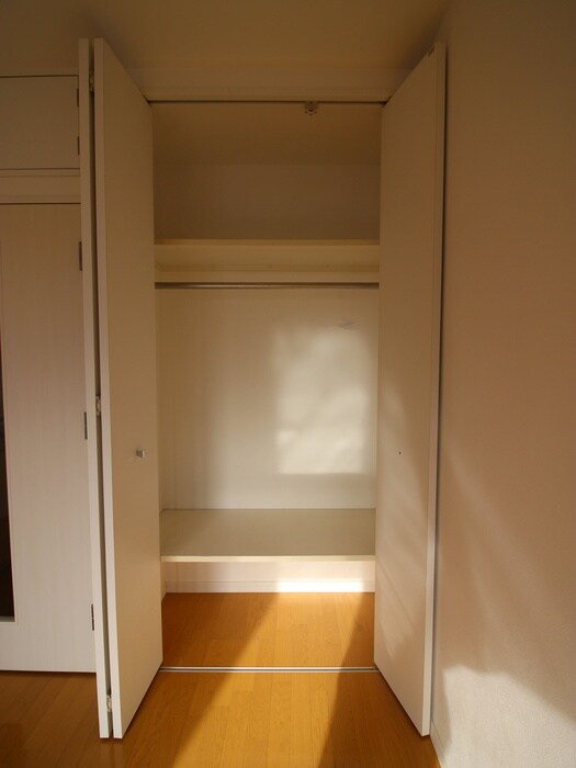 物件内観写真12　(収納)