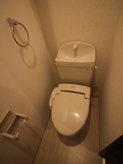 物件内観写真6　(トイレ)