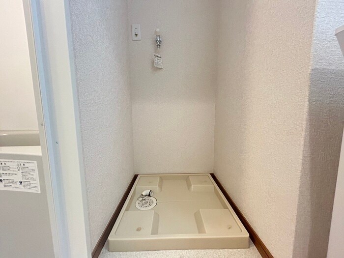 物件内観写真14　(洗濯機置場)