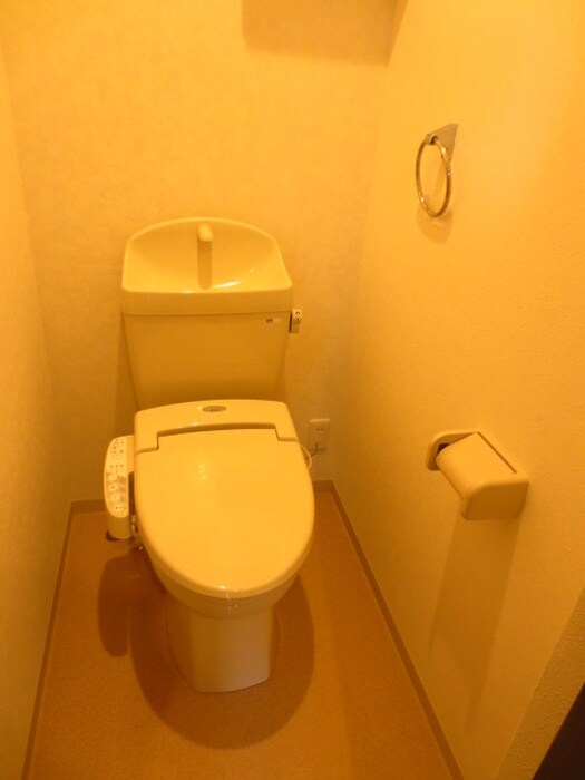 物件内観写真8　(トイレ)