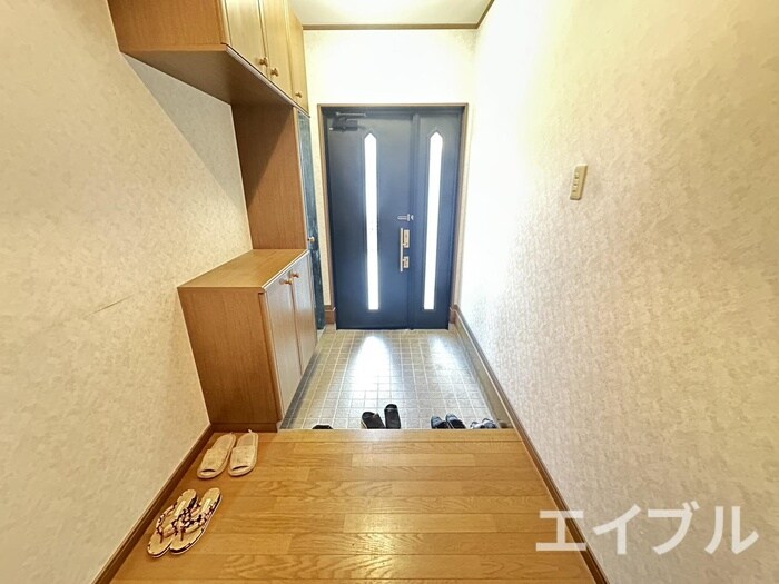 物件内観写真15　(玄関)