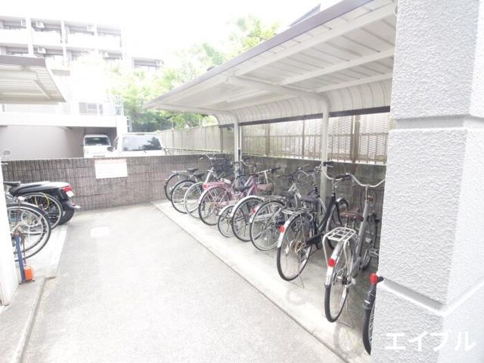 物件外観写真5　(駐輪場)