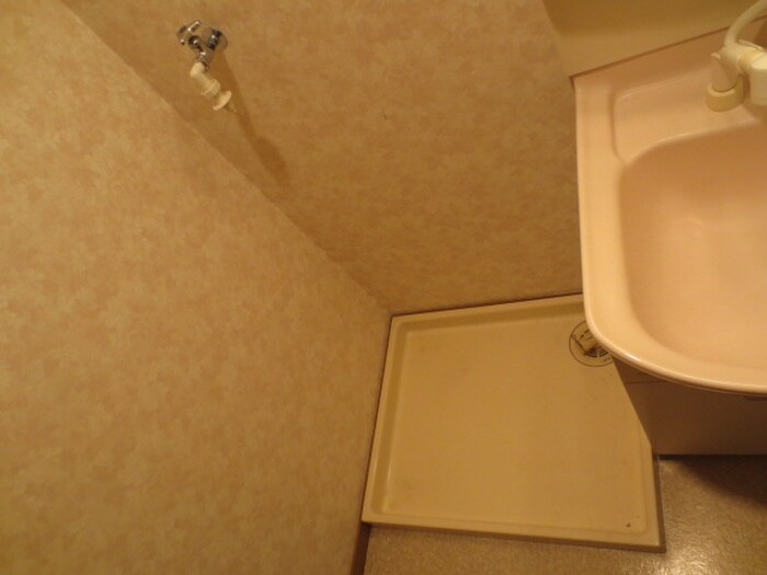 物件内観写真14　(洗濯機置場)