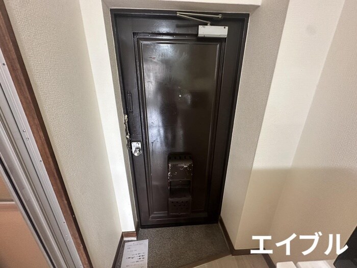 物件内観写真12　(玄関)
