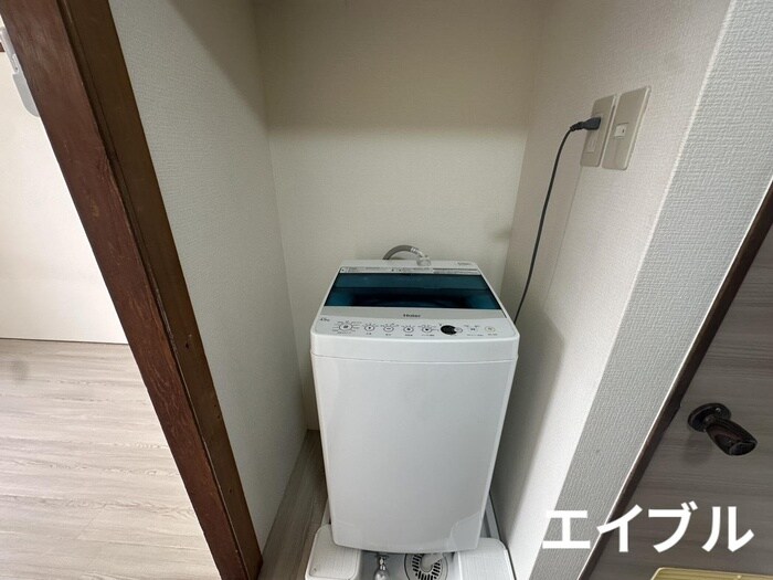 物件内観写真14　(洗濯機置場)