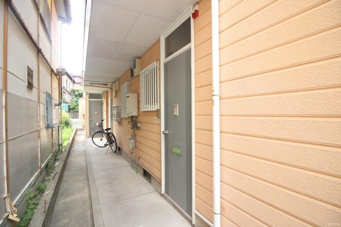 物件外観写真3　(エントランス部分)