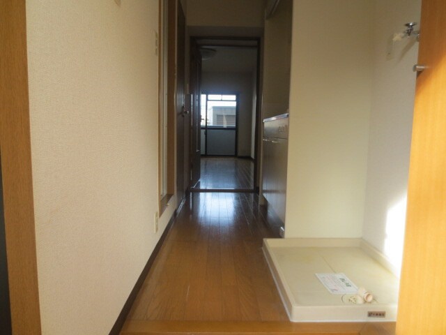 物件内観写真7　(玄関)