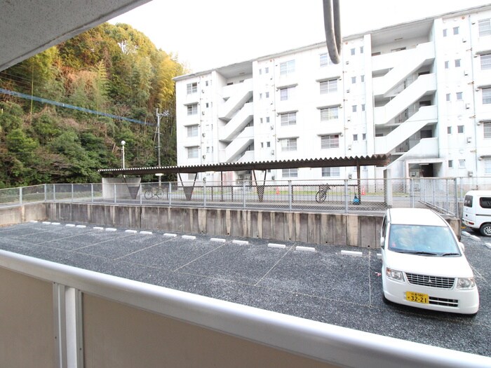 物件内観写真12　(室内からの展望)