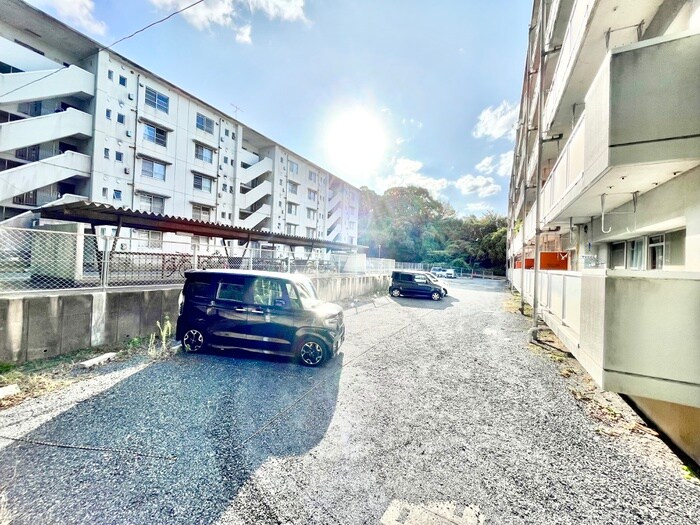 物件外観写真2　(駐車場)