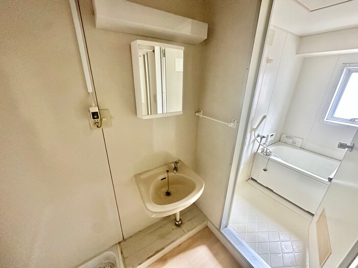 物件内観写真7　(洗面)