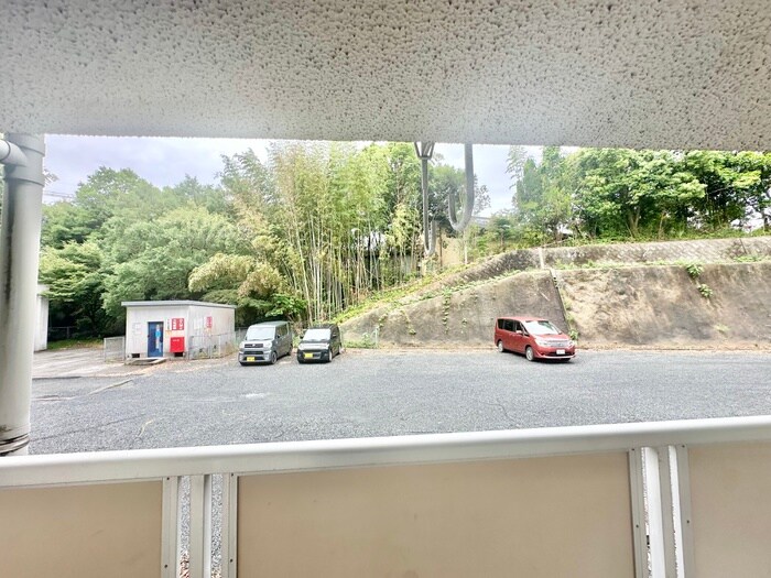 物件内観写真10　(室内からの展望)