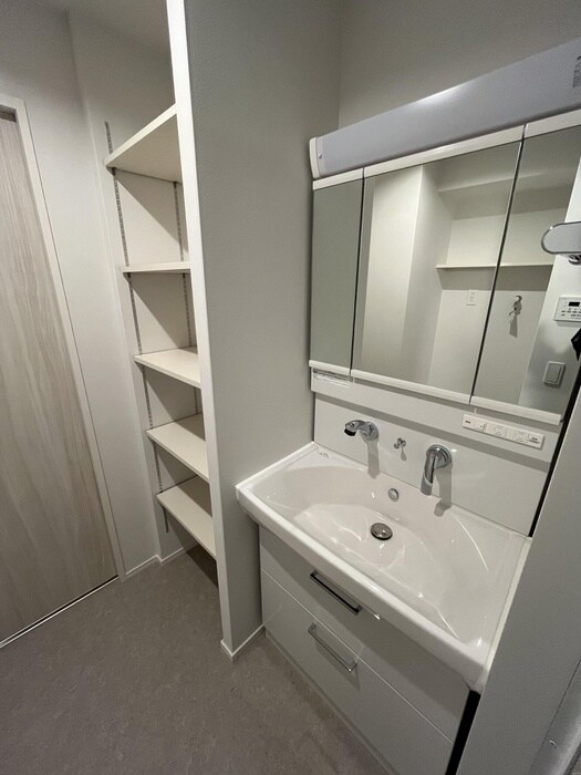 物件内観写真9　(洗面)