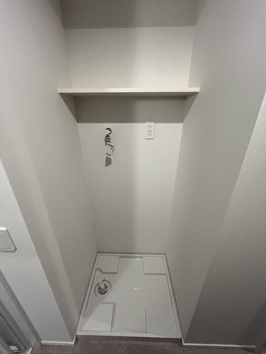 物件内観写真10　(洗濯機置場)