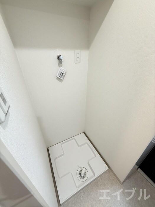 物件内観写真12　(洗濯機置場)