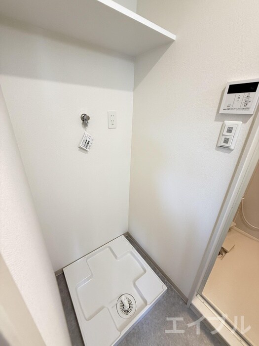 物件内観写真14　(洗濯機置場)