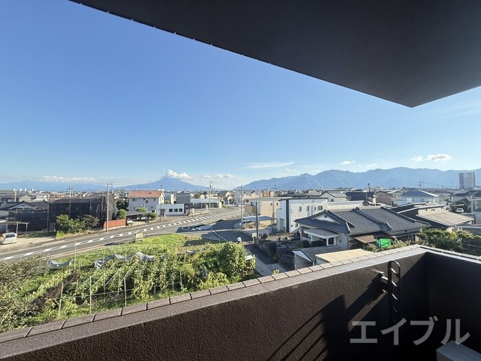 物件内観写真16　(室内からの展望)