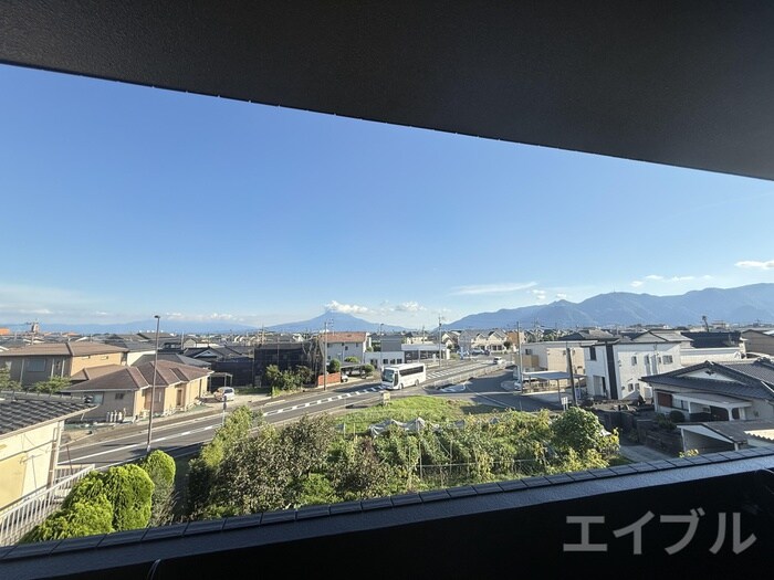 物件内観写真16　(室内からの展望)