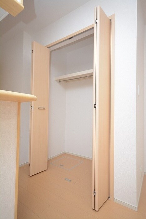 物件内観写真12　(収納)