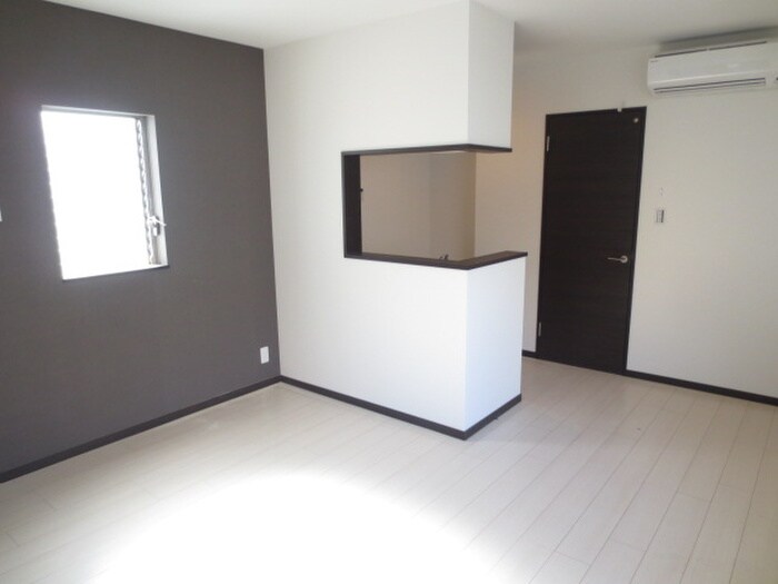 物件内観写真4　(居室)