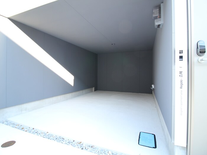 物件外観写真2　(駐車場)