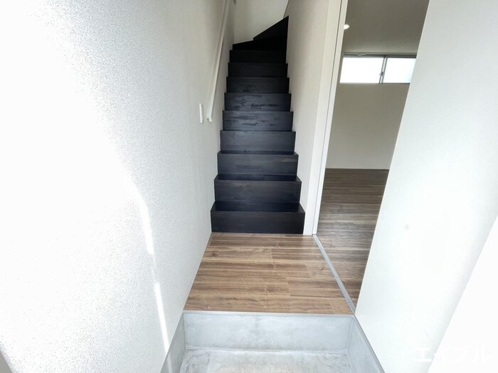 物件内観写真17　(玄関)