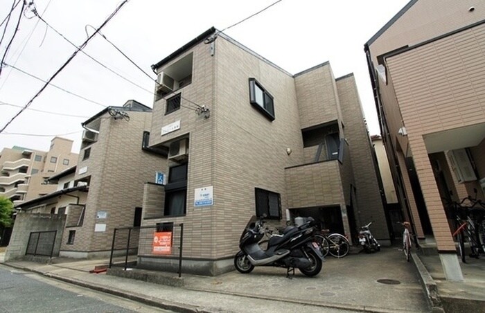 物件外観写真3　(エントランス部分)