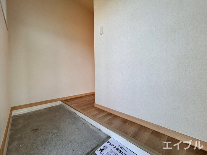 物件内観写真10　(玄関)