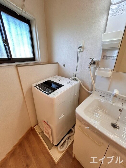 物件内観写真15　(洗濯機置場)