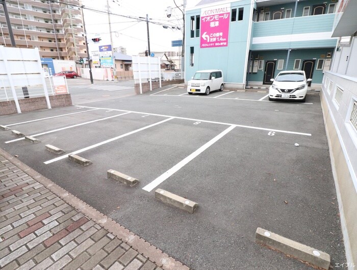 物件外観写真4　(駐車場)