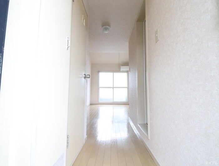 物件内観写真18　(廊下)