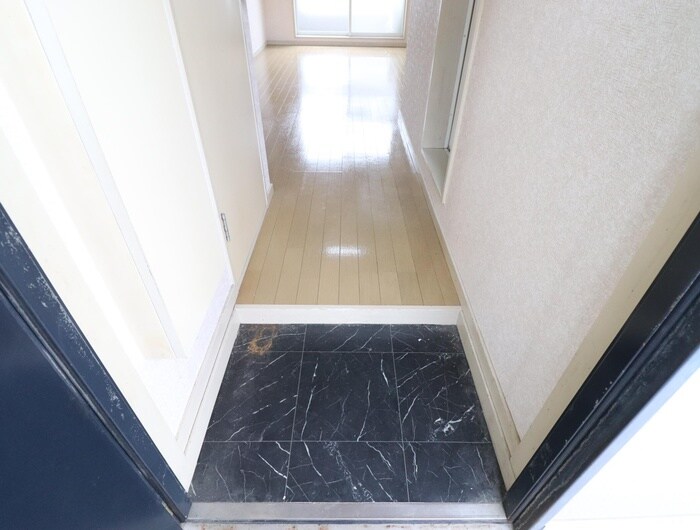 物件内観写真19　(玄関)