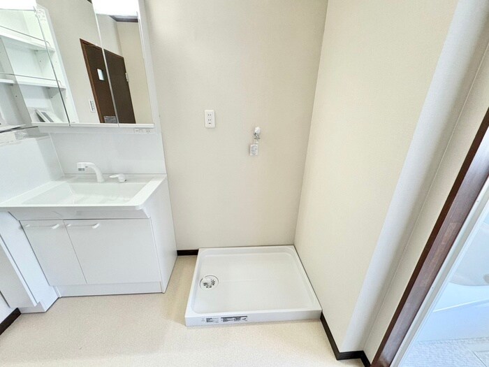 物件内観写真19　(洗濯機置場)