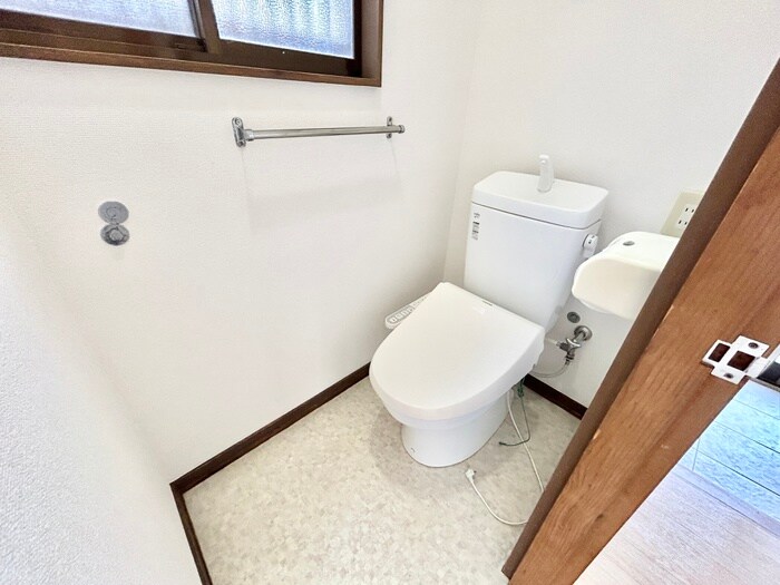 物件内観写真8　(トイレ)