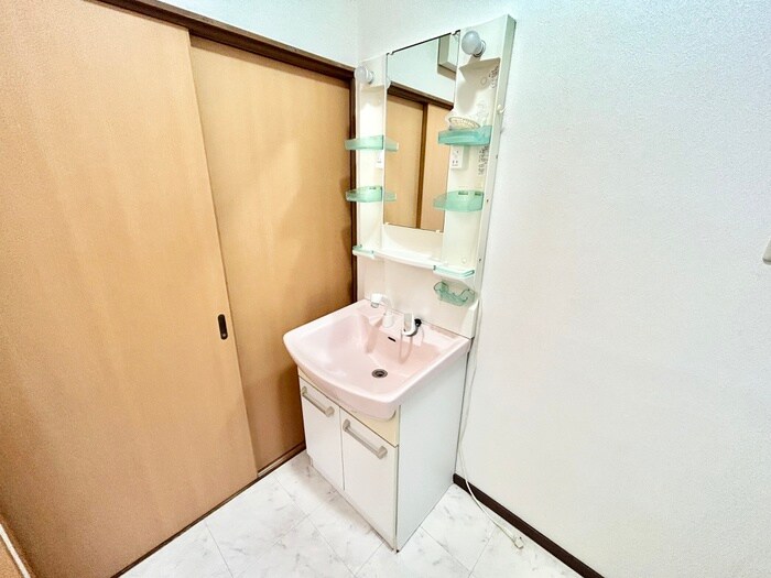 物件内観写真9　(洗面)