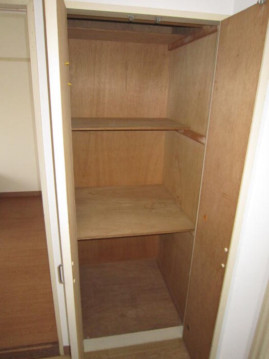 物件内観写真10　(収納)