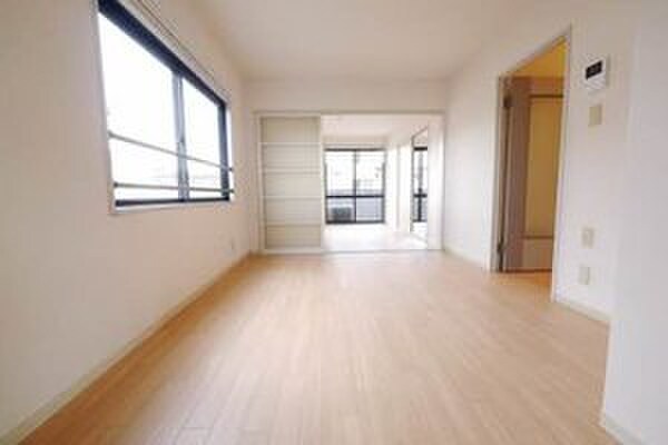 物件内観写真2　(居室)