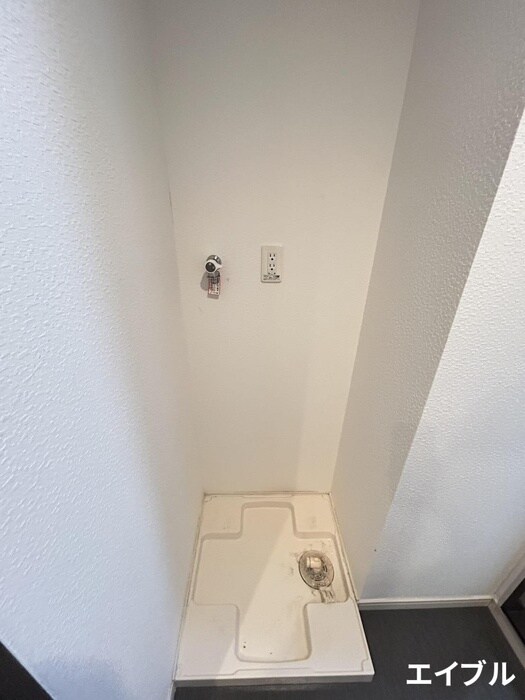 物件内観写真11　(洗濯機置場)