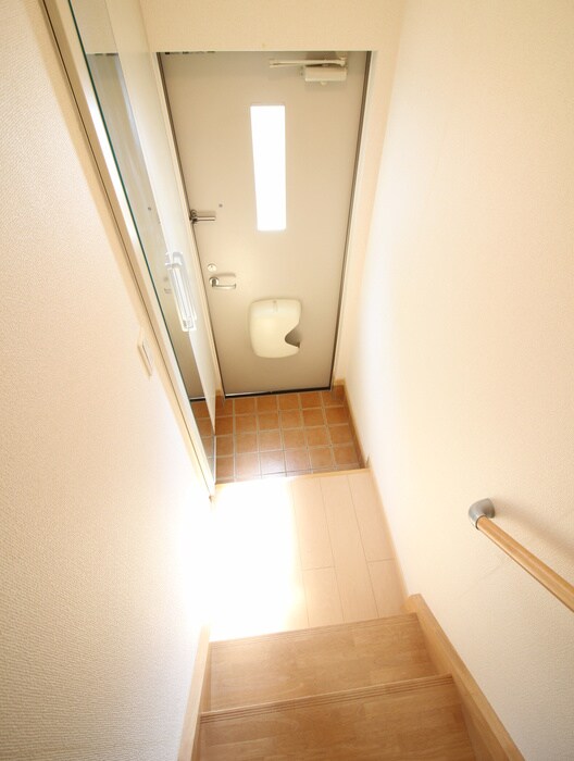 物件内観写真14　(玄関)