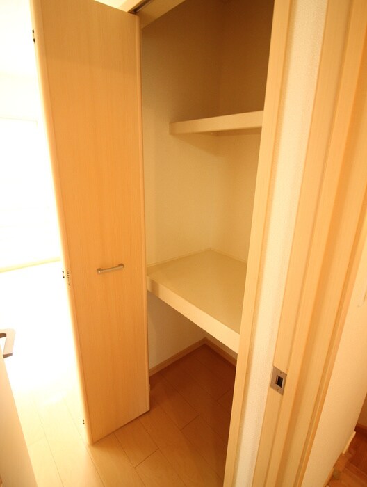 物件内観写真21　(収納)