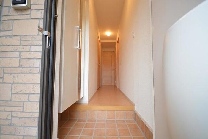 物件内観写真15　(玄関)