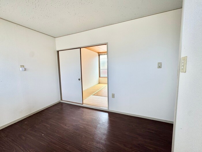 物件内観写真4　(居室)