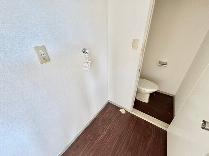 物件内観写真8　(洗濯機置場)