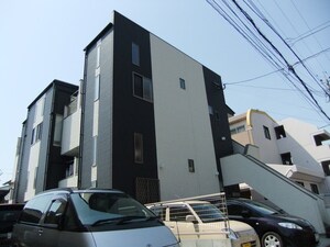 ｺﾝﾌｫ-ﾄﾍﾞﾈﾌｨｽ･ｼﾞｵ箱崎東外観写真