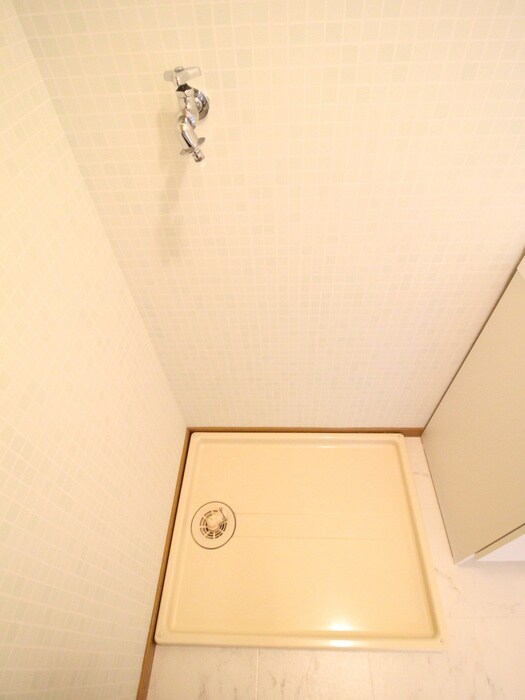 物件内観写真14　(洗濯機置場)